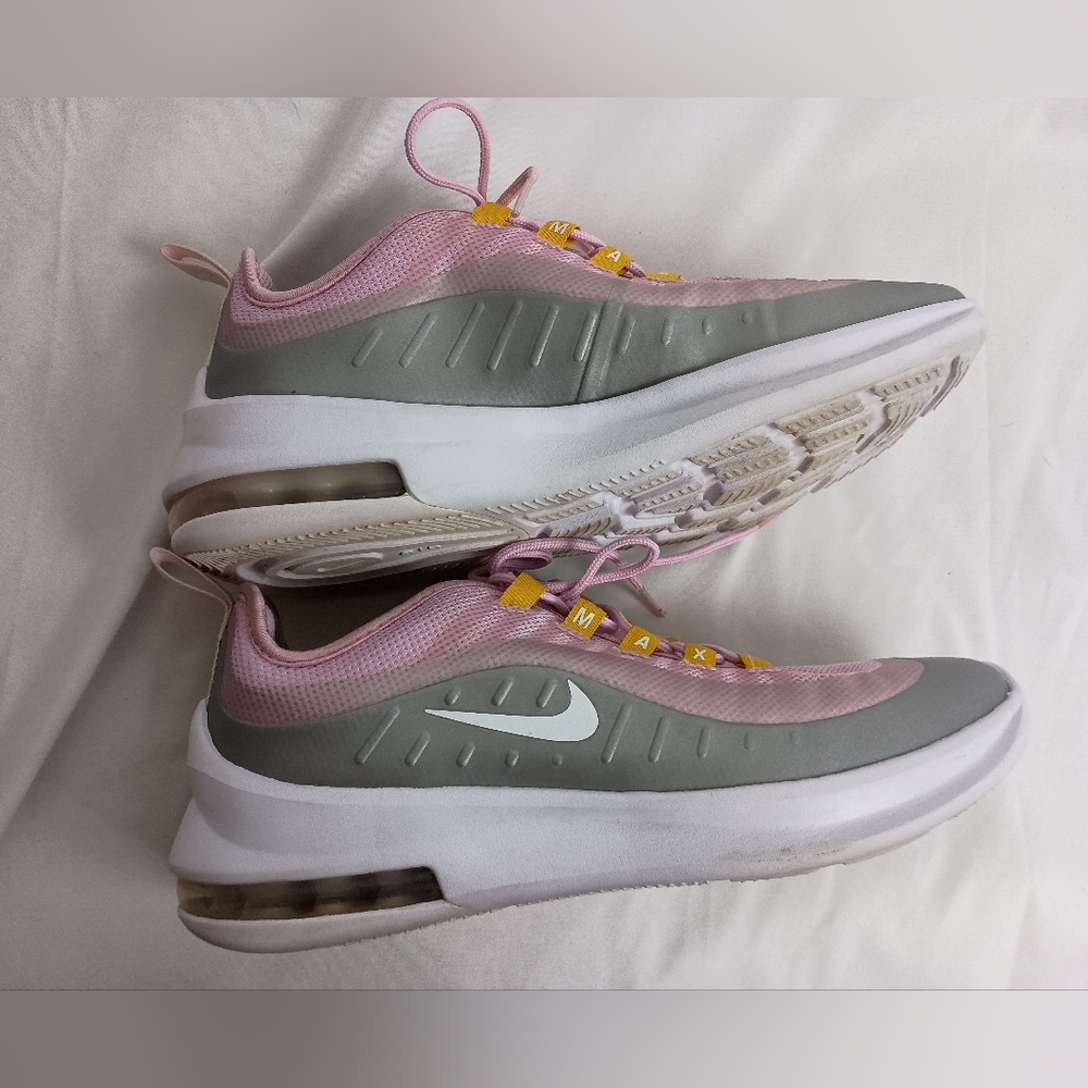 Nike Air Max Pink Gray Running Walking‎ Low tops Sneakers Ladies 8.5